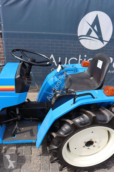 Tractor agrícola Mitsubishi MT1601D