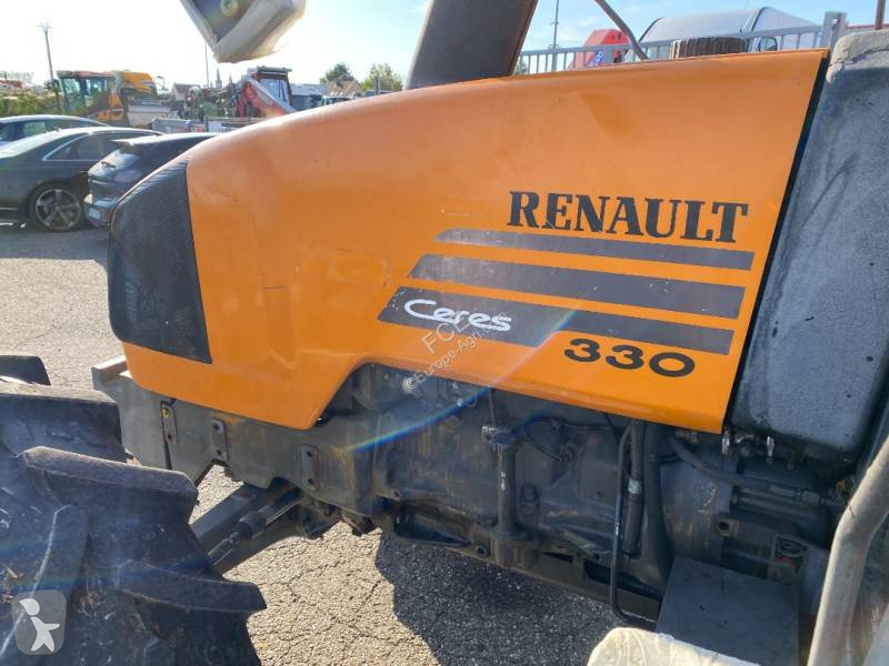Tractor Renault 330  endommagé