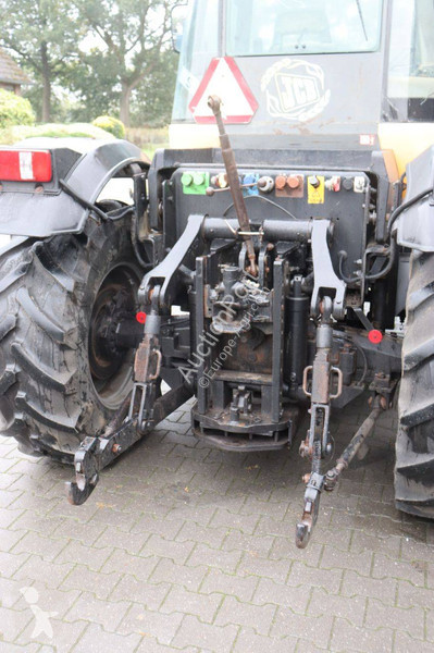 Zemědělský traktor JCB Fastrac 1135
