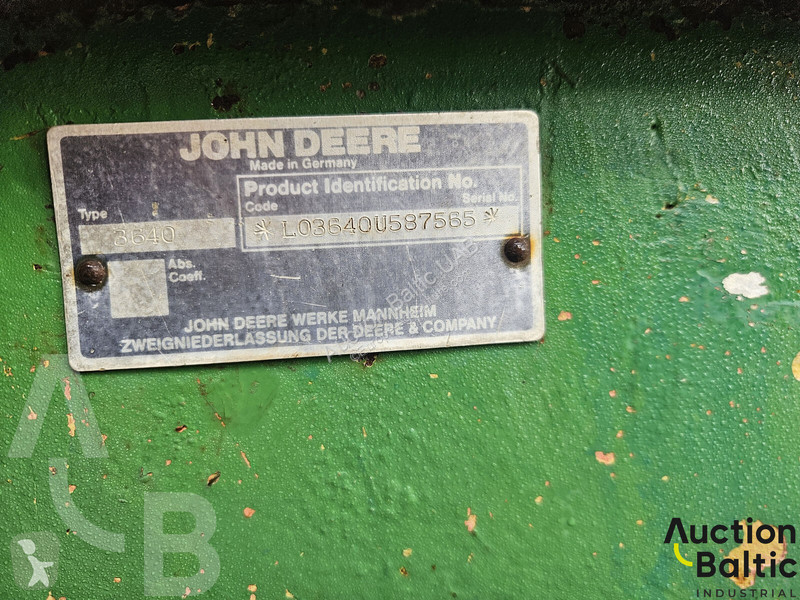 Zemědělský traktor John Deere 3640