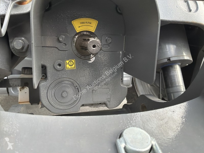 Zemědělský traktor Massey Ferguson 9S.425...
