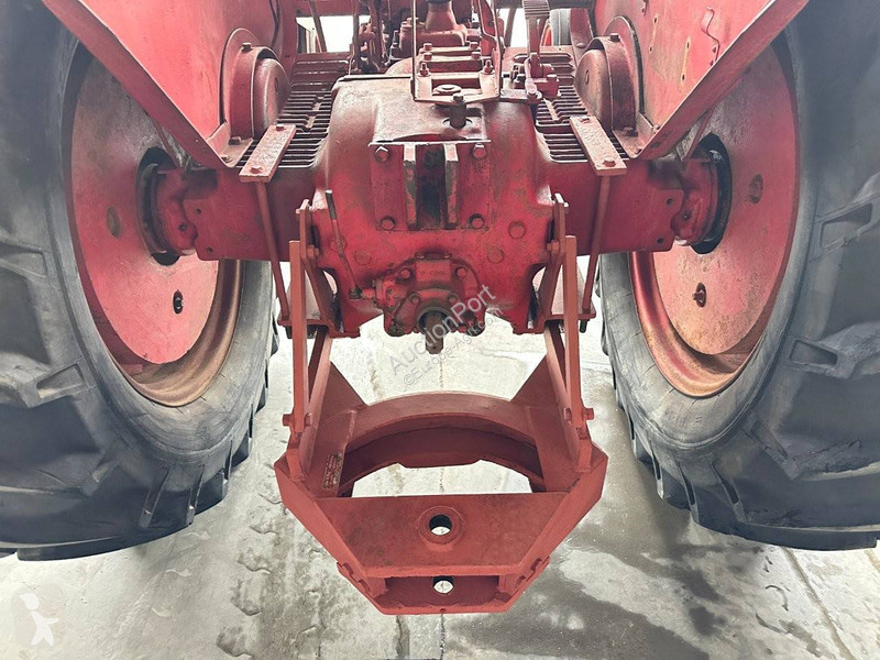 Tractor Volvo 470