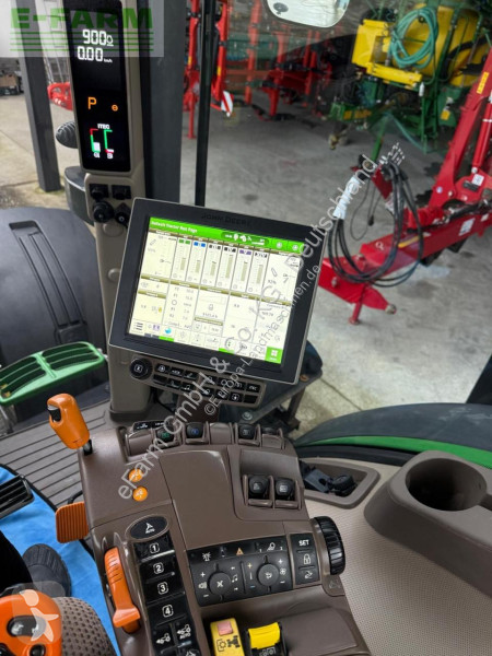 Lantbrukstraktor John Deere 7230R