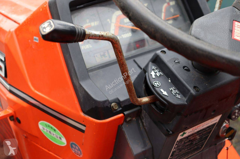 جرار زراعي Kubota Sunshine L1-215