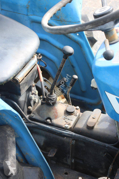 Сільськогосподарський трактор Iseki TS1610