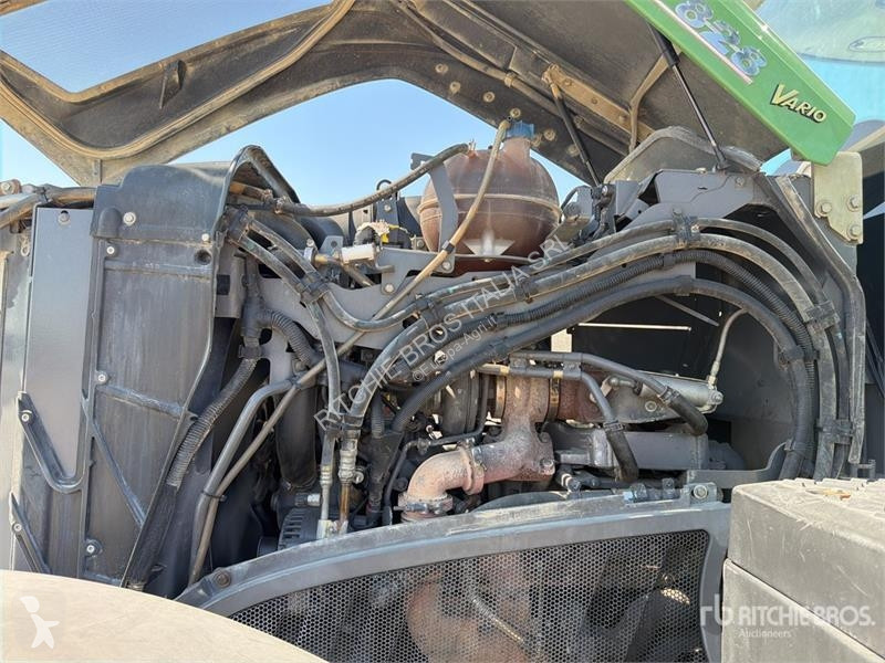 Сільськогосподарський трактор Fendt 828 Vario