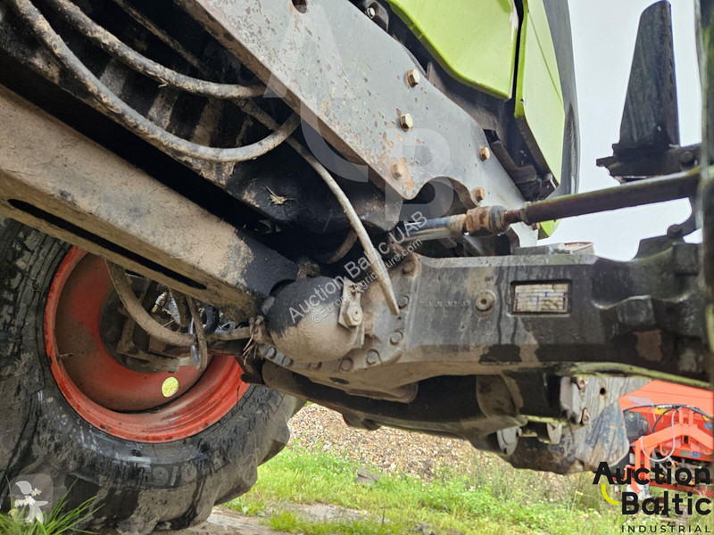 Claas Axion 830 tractor