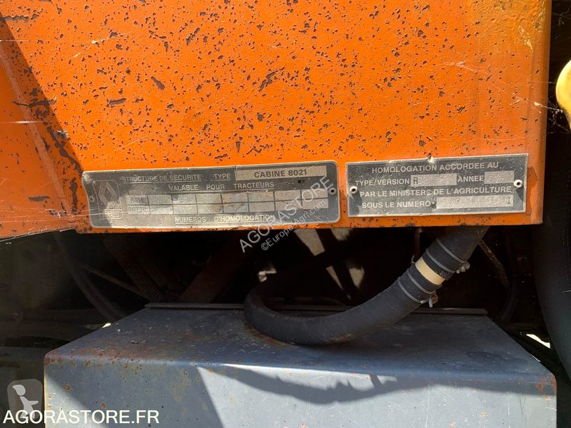 Tractor agrícola Renault 800M