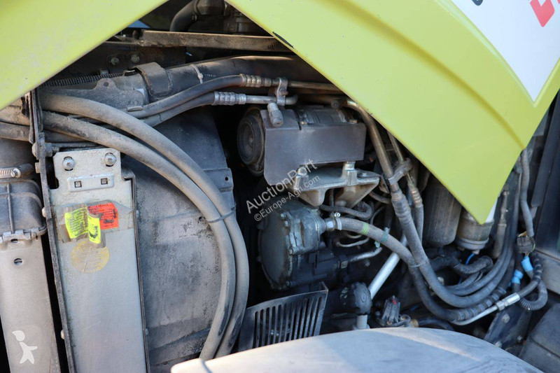 Tractor agrícola Claas 340 AXOS
