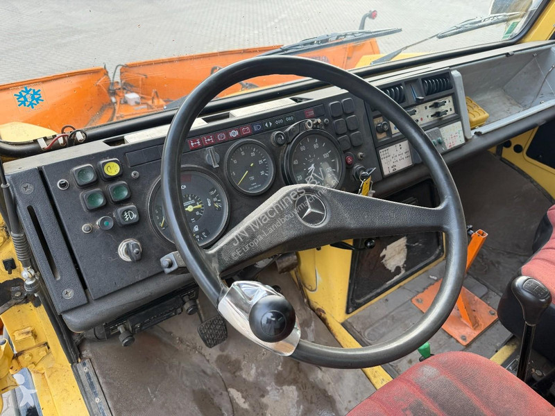 Tracteur agricole Mercedes Unimog U 1000 3-way...