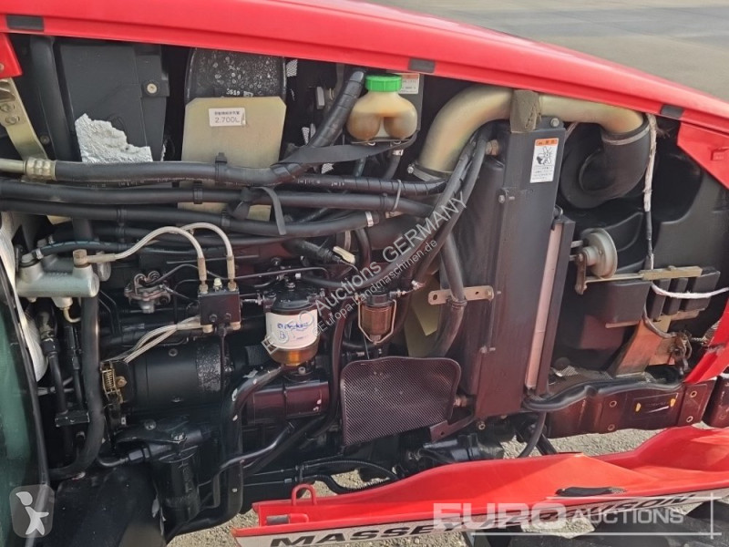 Zemědělský traktor Massey Ferguson 2210