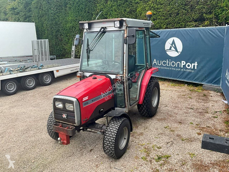 Tracteur agricole Massey Ferguson 1230