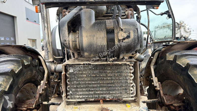 Lantbrukstraktor Massey Ferguson 8220 POWER...