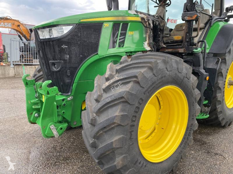 Lantbrukstraktor John Deere 7R330...