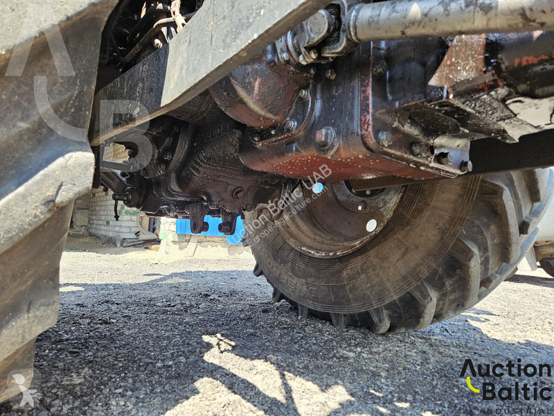 Lantbrukstraktor Belarus MTZ 952