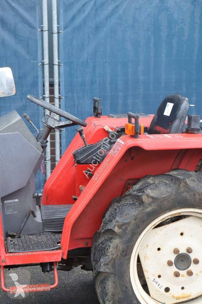 Сільськогосподарський трактор Yanmar...