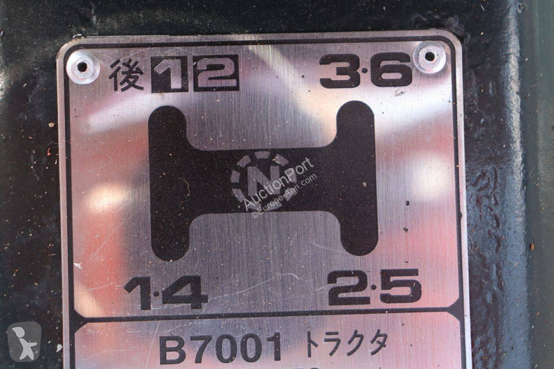 Сільськогосподарський трактор Kubota B7001