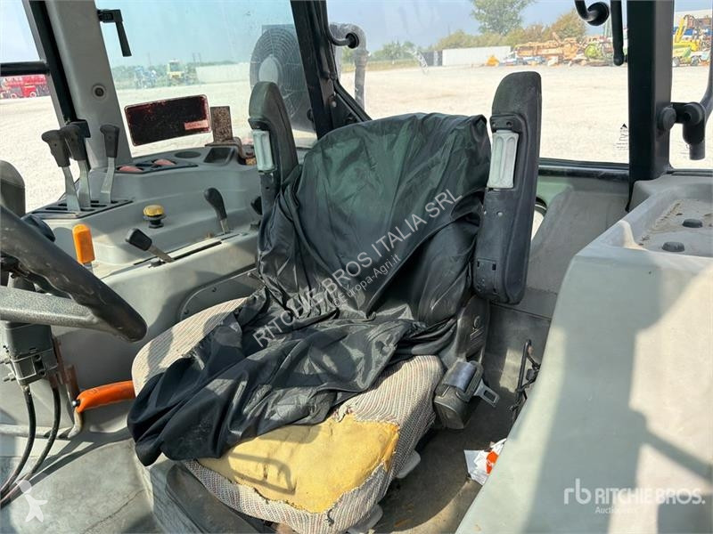 Сільськогосподарський трактор Massey Ferguson 4345