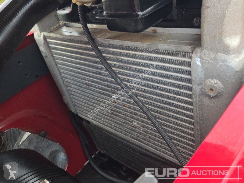 Tractor Mahindra 8560