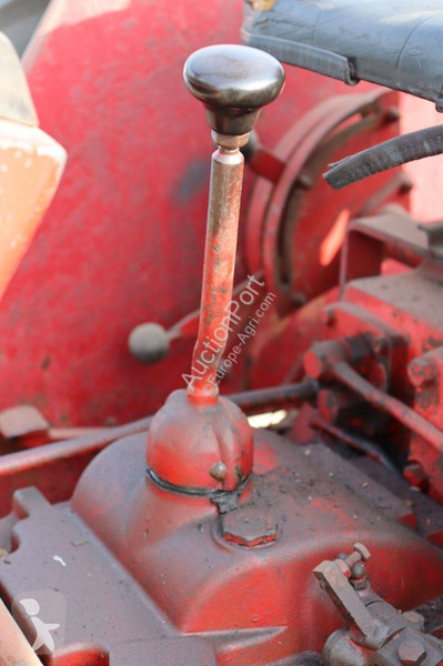 Tractor agrícola Mc Cormick 353