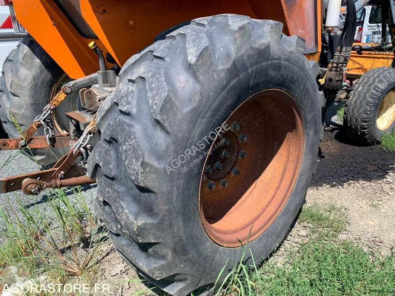Tractor agrícola Renault 800M