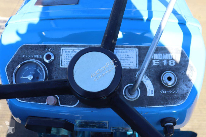 Tractor agrícola Hinomoto E18