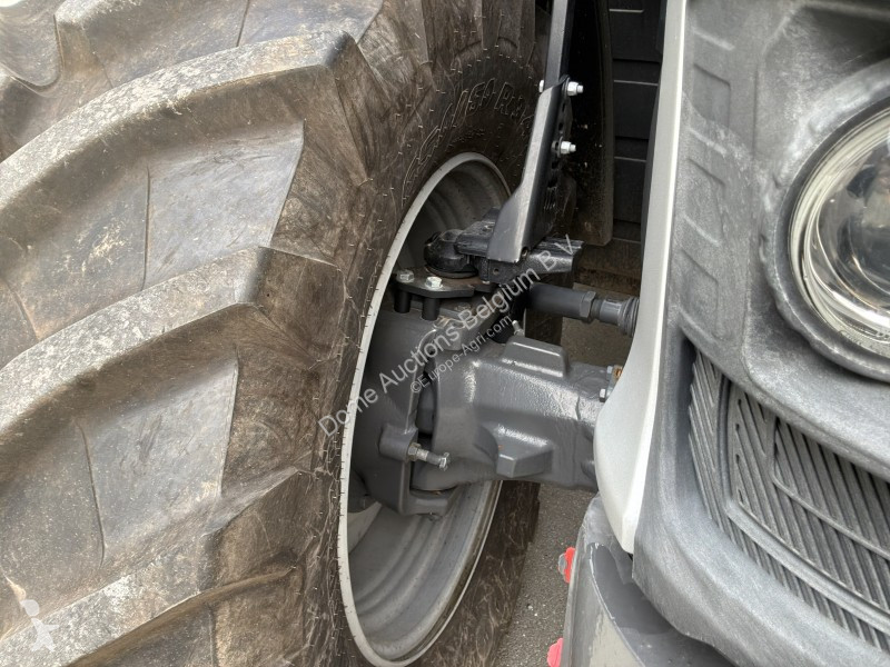Zemědělský traktor Massey Ferguson 9S.425...