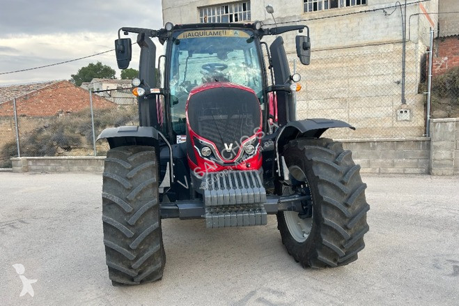Tractor Valtra N135A