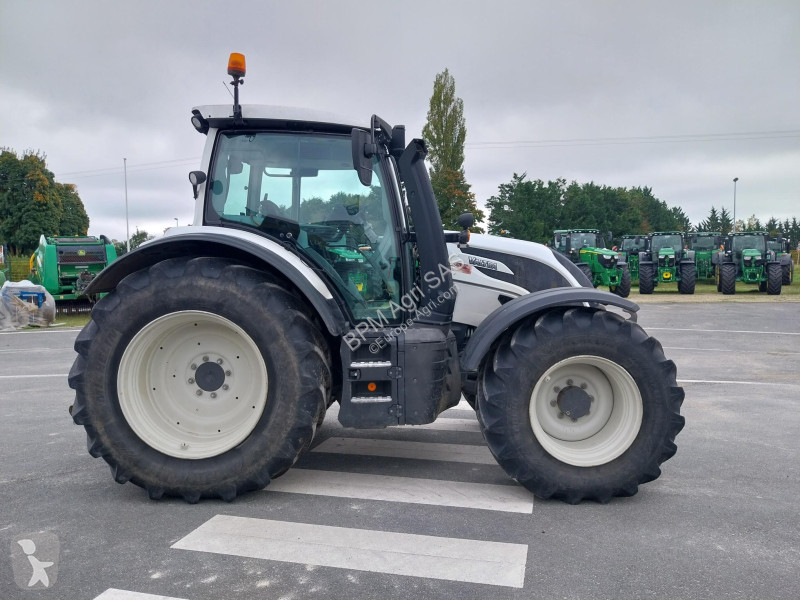 Tractor agrícola Valtra