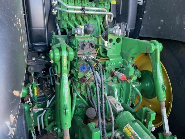 Tractor agrícola John Deere 6215R