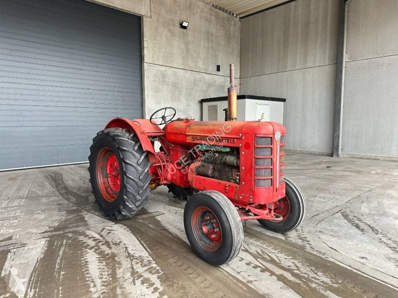 Tractor Volvo 470