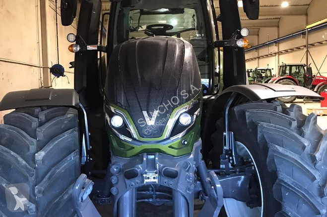 Tractor Valtra T235D