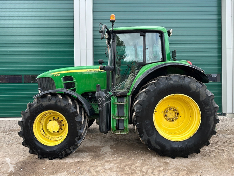 Tractor John Deere 7530