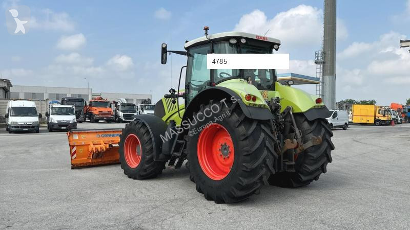 Tractor agrícola Claas Axion 810