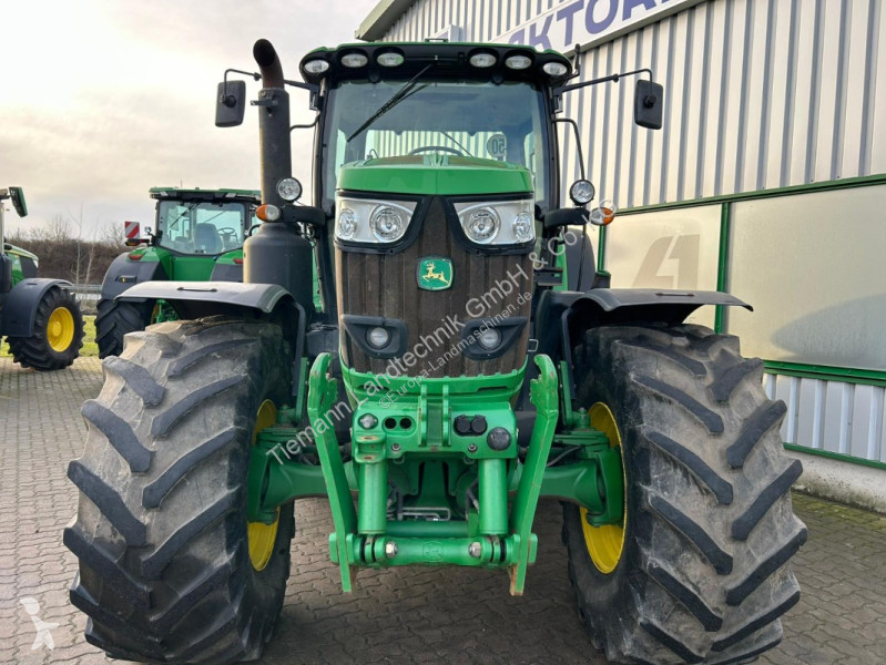 Tractor agrícola John Deere 6215R