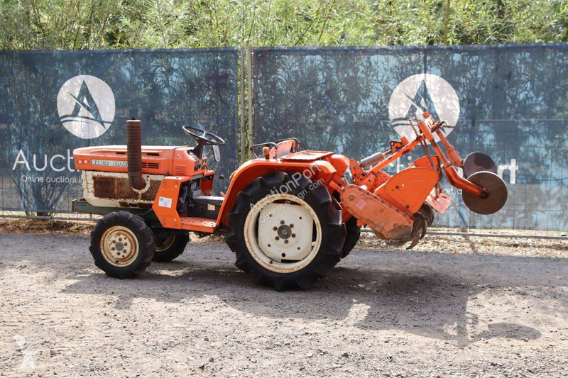 Tractor agrícola Kubota ZB1600