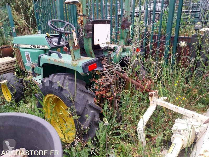 Tracteur agricole John Deere 755