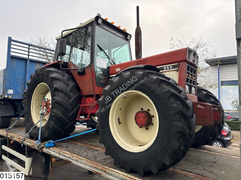 Landbrugstraktor International 955A