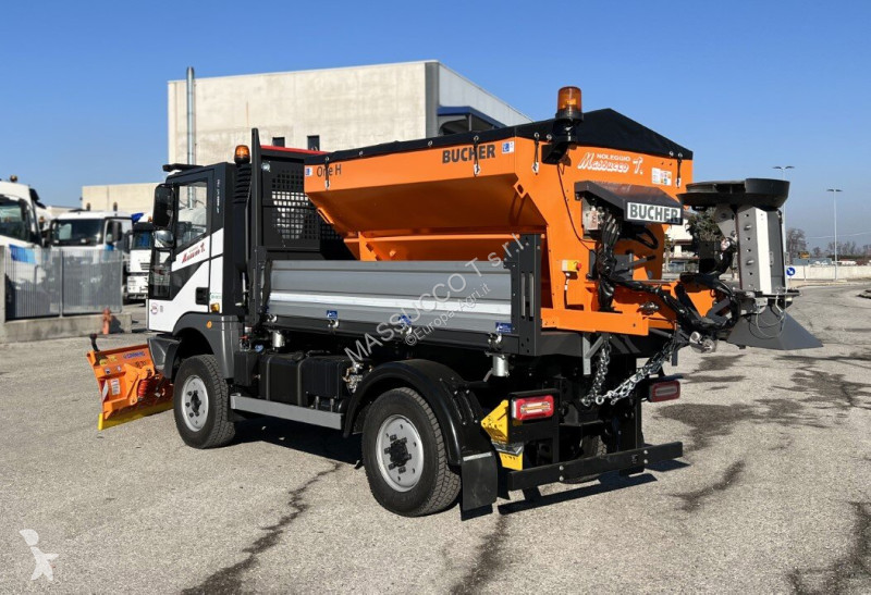 Lantbrukstraktor Aebi Schmidt MT760