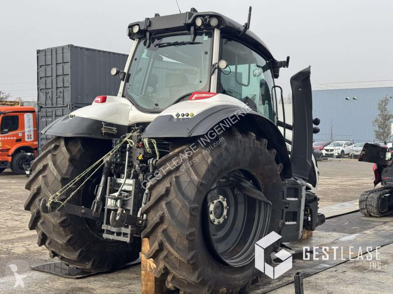 Tractor agrícola Valtra  T215 VERSU