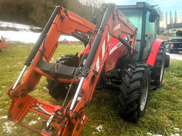 Tracteur agricole Massey Ferguson