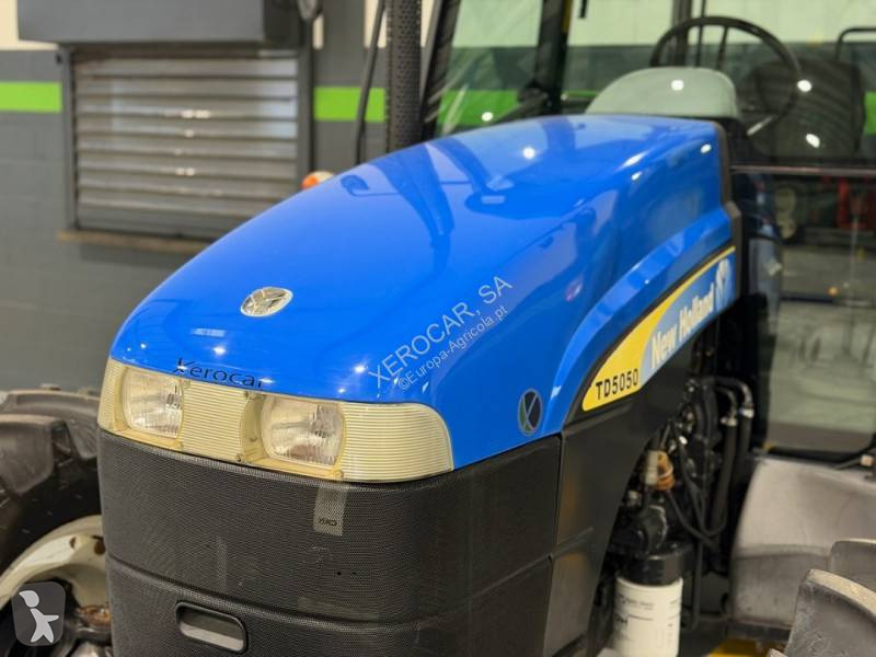Tractor agrícola New Holland TD5050 Cabine AC 4RM