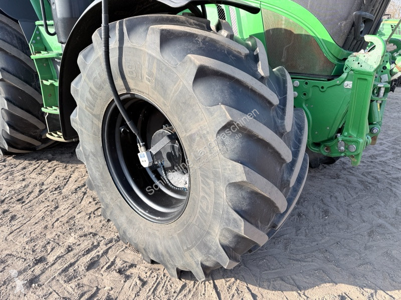 Tracteur agricole John Deere 6215R
