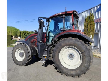 Tracteur agricole Valtra