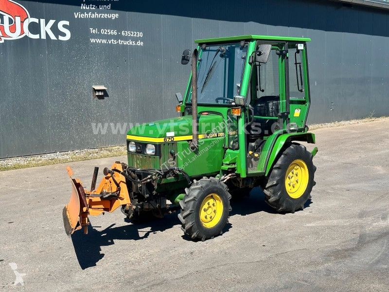 Landbrugstraktor John Deere 670 Hofschlepper,...
