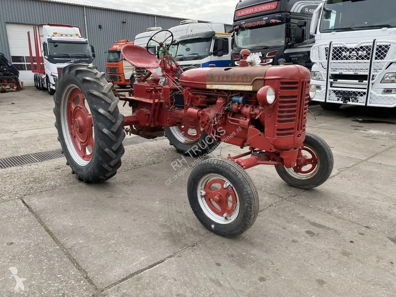 Lantbrukstraktor Farmall SUPER F.C. TRAKTOR