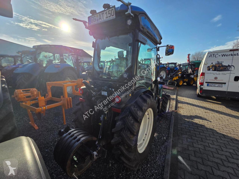 Lantbrukstraktor New Holland  T 4.110 V CAB...