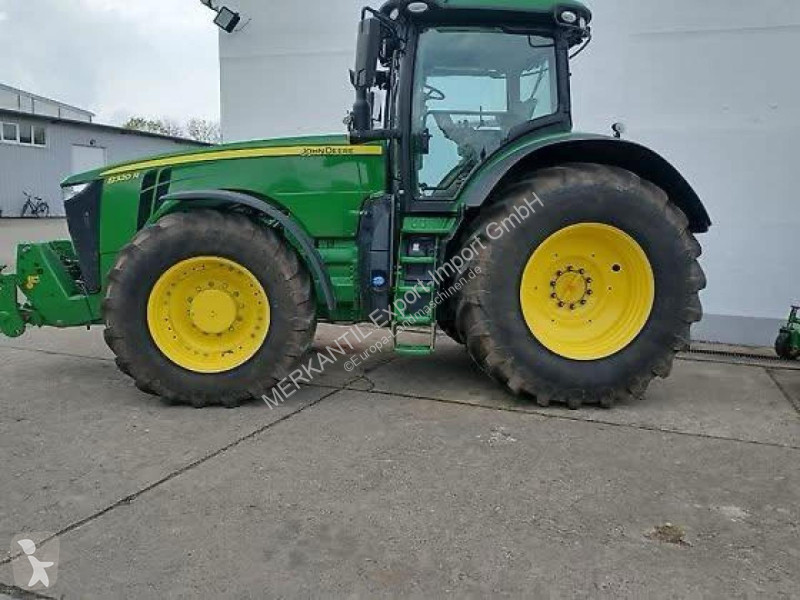 Lantbrukstraktor John Deere 8320R