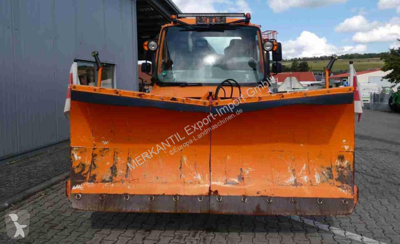 Lantbrukstraktor Unimog   U 318