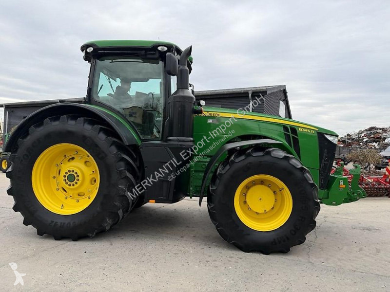 Lantbrukstraktor John Deere 8345 R e23